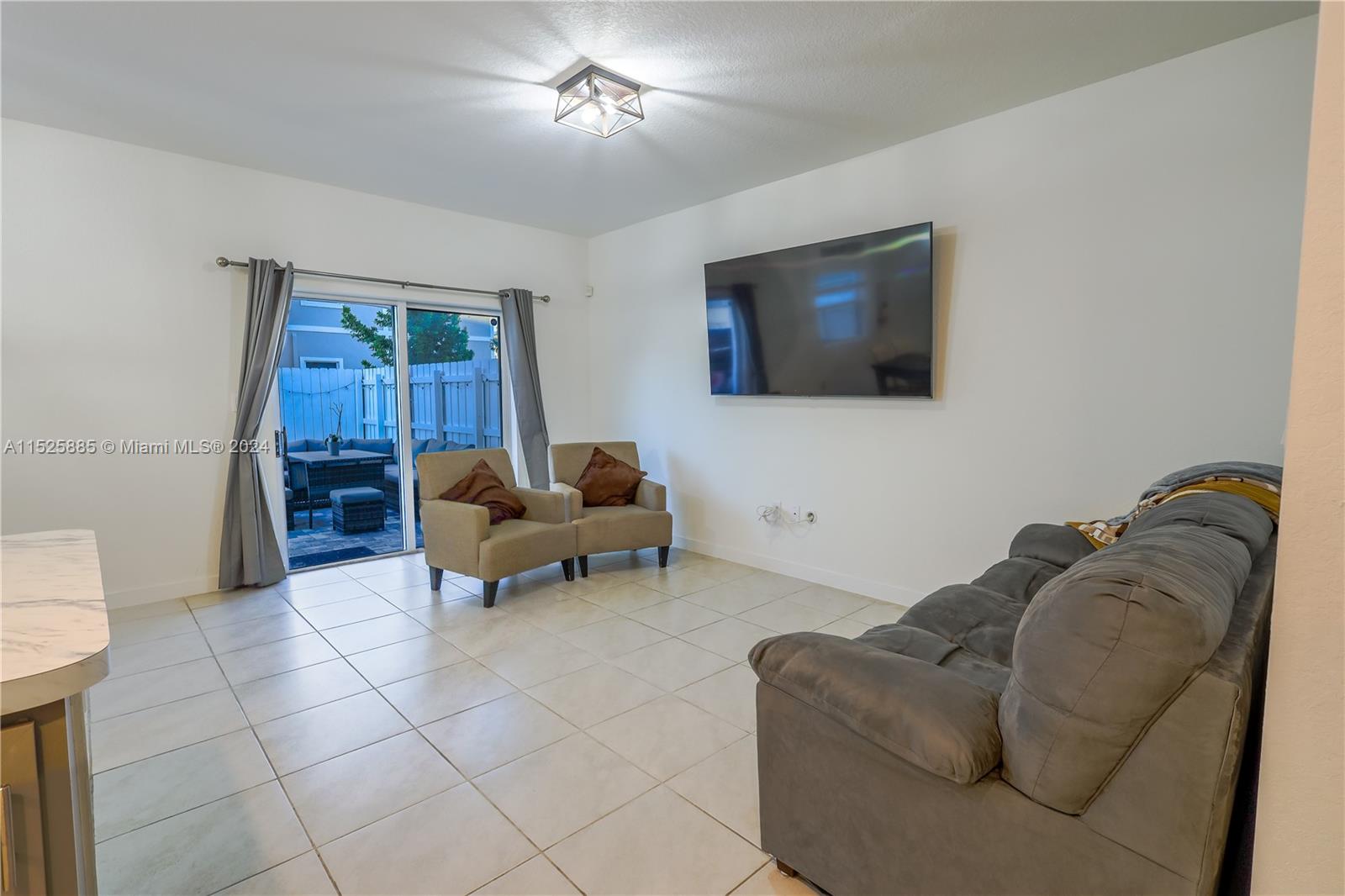 923 SE 19th St, Homestead, Florida 33034, 3 Bedrooms Bedrooms, ,2 BathroomsBathrooms,Residential,For Sale,923 SE 19th St,A11525885