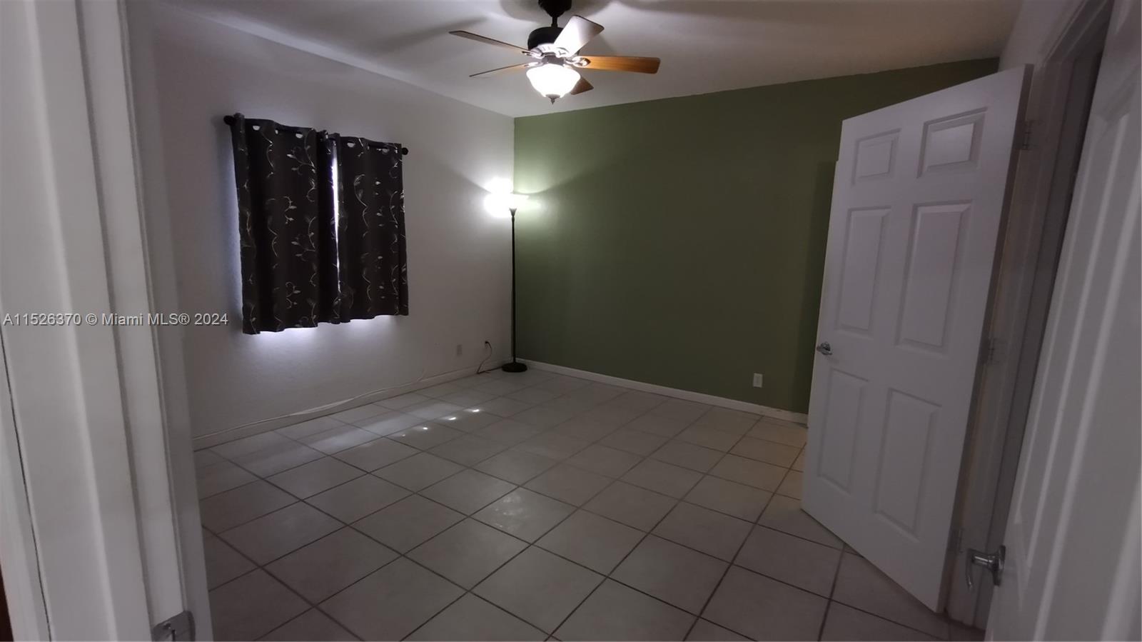 4902 Washington St 7, Hollywood, Florida 33021, 2 Bedrooms Bedrooms, ,2 BathroomsBathrooms,Residentiallease,For Rent,4902 Washington St 7,A11526370