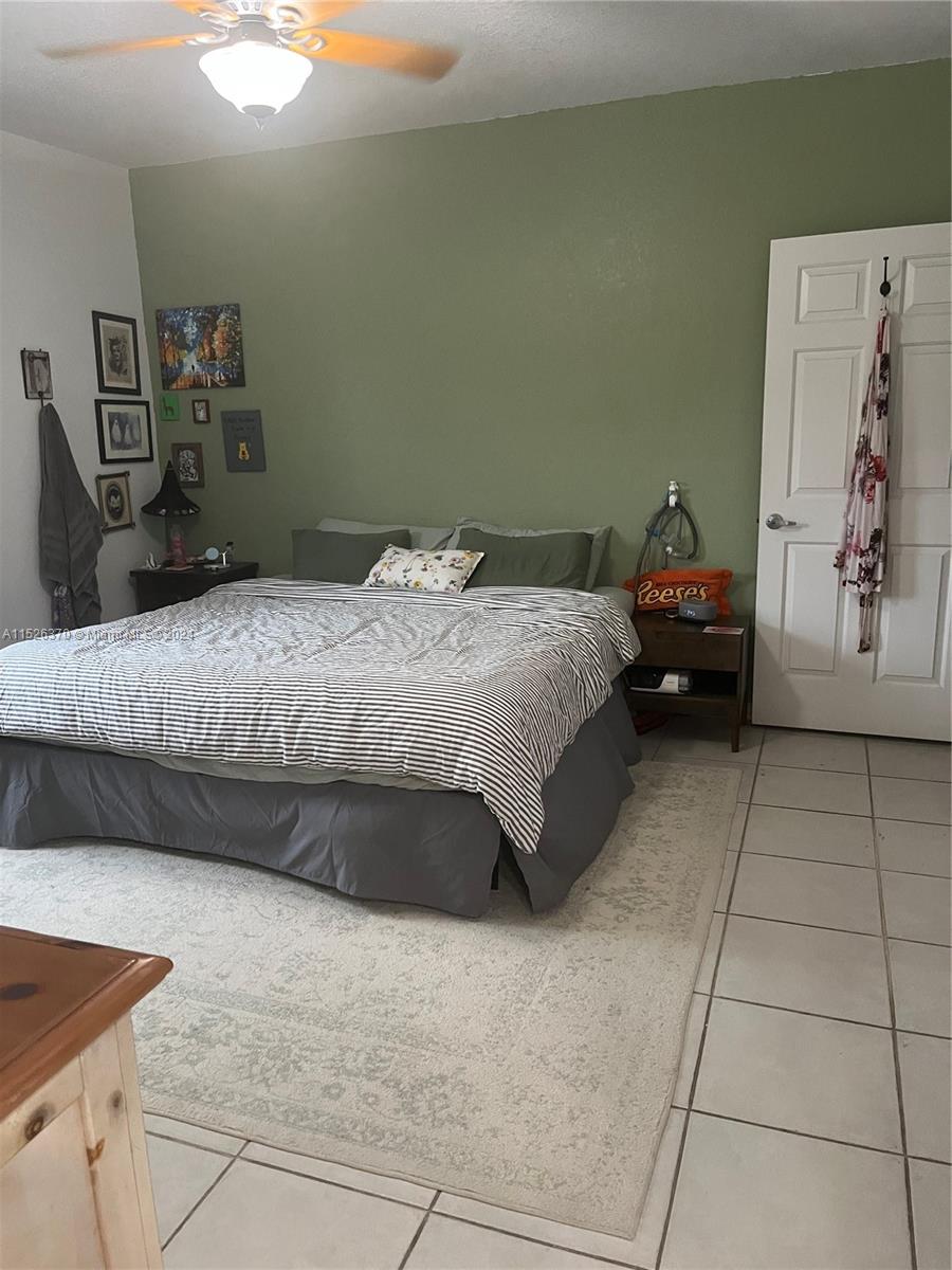 4902 Washington St 7, Hollywood, Florida 33021, 2 Bedrooms Bedrooms, ,2 BathroomsBathrooms,Residentiallease,For Rent,4902 Washington St 7,A11526370
