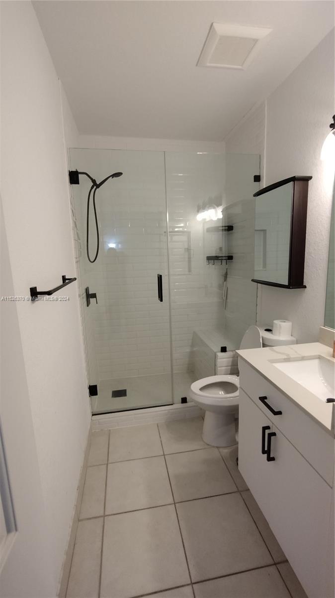 4902 Washington St 7, Hollywood, Florida 33021, 2 Bedrooms Bedrooms, ,2 BathroomsBathrooms,Residentiallease,For Rent,4902 Washington St 7,A11526370