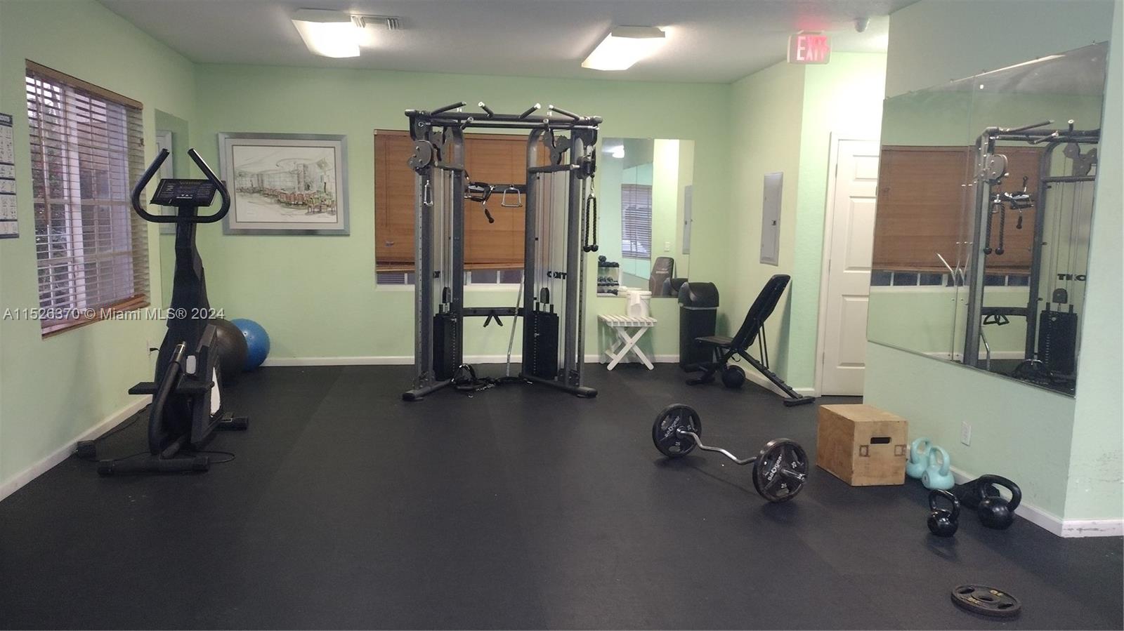 4902 Washington St 7, Hollywood, Florida 33021, 2 Bedrooms Bedrooms, ,2 BathroomsBathrooms,Residentiallease,For Rent,4902 Washington St 7,A11526370