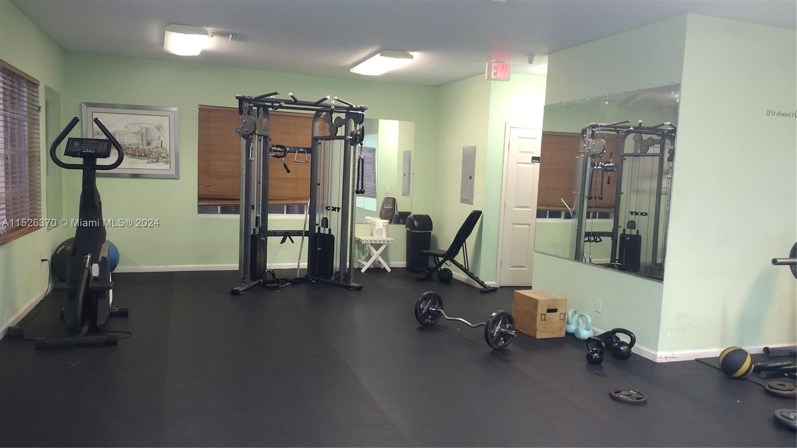 4902 Washington St 7, Hollywood, Florida 33021, 2 Bedrooms Bedrooms, ,2 BathroomsBathrooms,Residentiallease,For Rent,4902 Washington St 7,A11526370