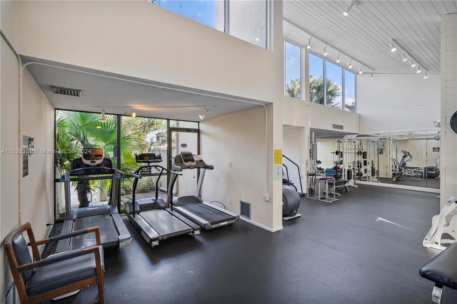 2200 S Cypress Bend Dr 406, Pompano Beach, Florida 33069, 2 Bedrooms Bedrooms, ,2 BathroomsBathrooms,Residential,For Sale,2200 S Cypress Bend Dr 406,A11526351