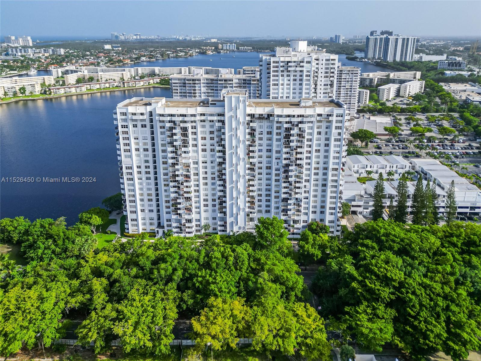 2780 183rd St, Aventura, FL, 33160 United States, 2 Bedrooms Bedrooms, ,2 BathroomsBathrooms,Residential,For Sale,183rd St,A11526450
