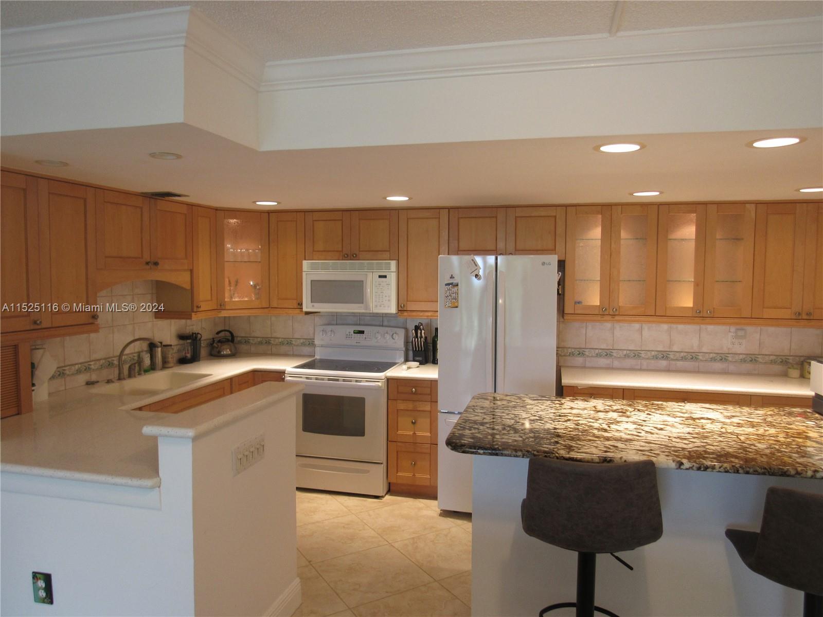 Fort Lauderdale, Florida 33315, 2 Bedrooms Bedrooms, ,2 BathroomsBathrooms,Residentiallease,For Rent,A11525116