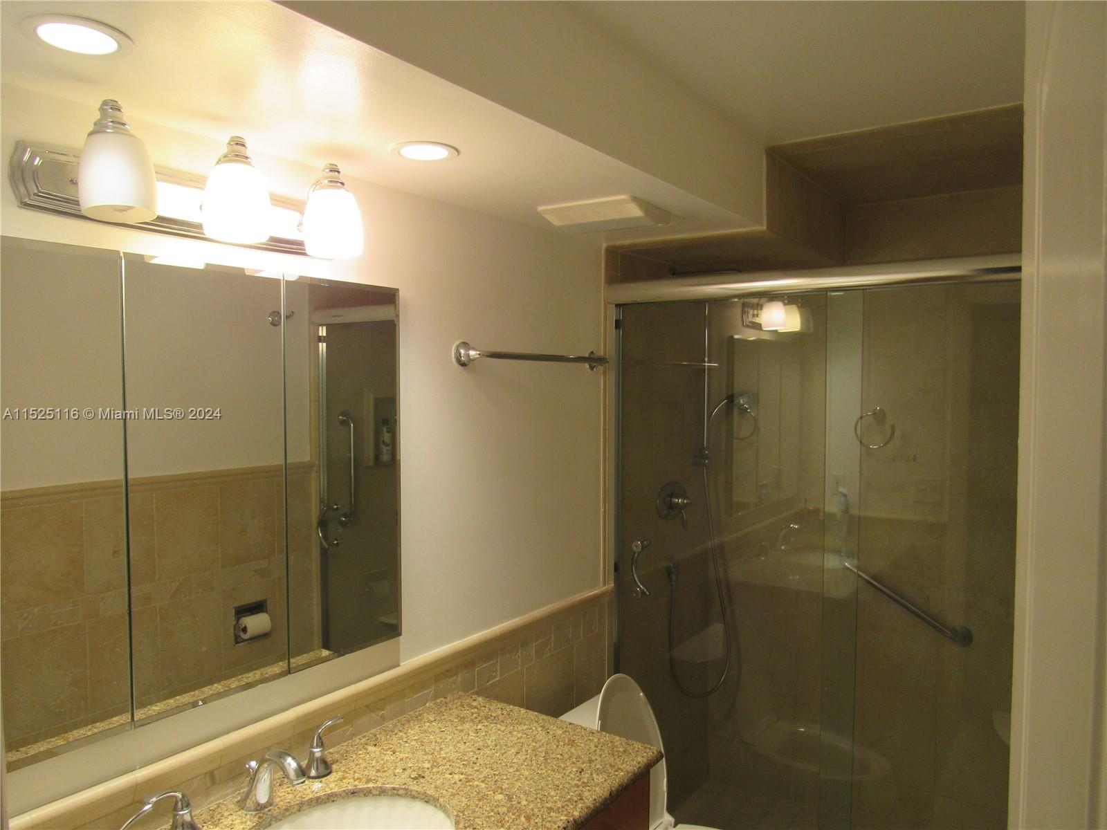 Fort Lauderdale, Florida 33315, 2 Bedrooms Bedrooms, ,2 BathroomsBathrooms,Residentiallease,For Rent,A11525116