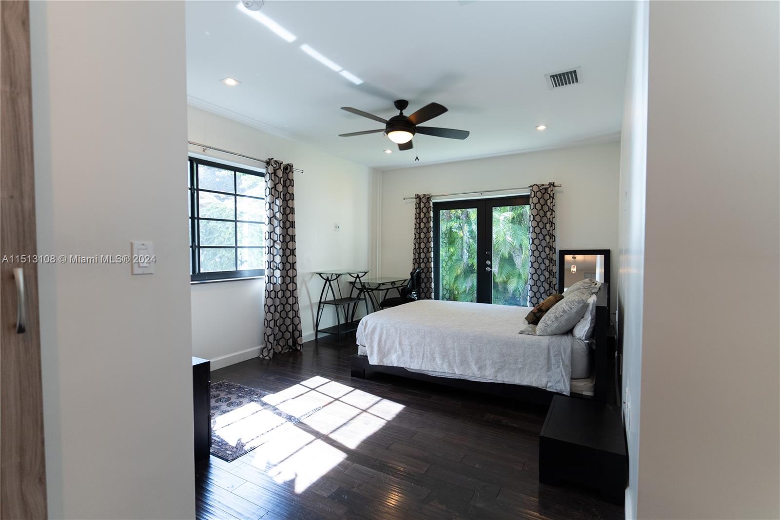 914 Madrid St, Coral Gables, Florida 33134, 3 Bedrooms Bedrooms, ,3 BathroomsBathrooms,Residential,For Sale,914 Madrid St,A11513108