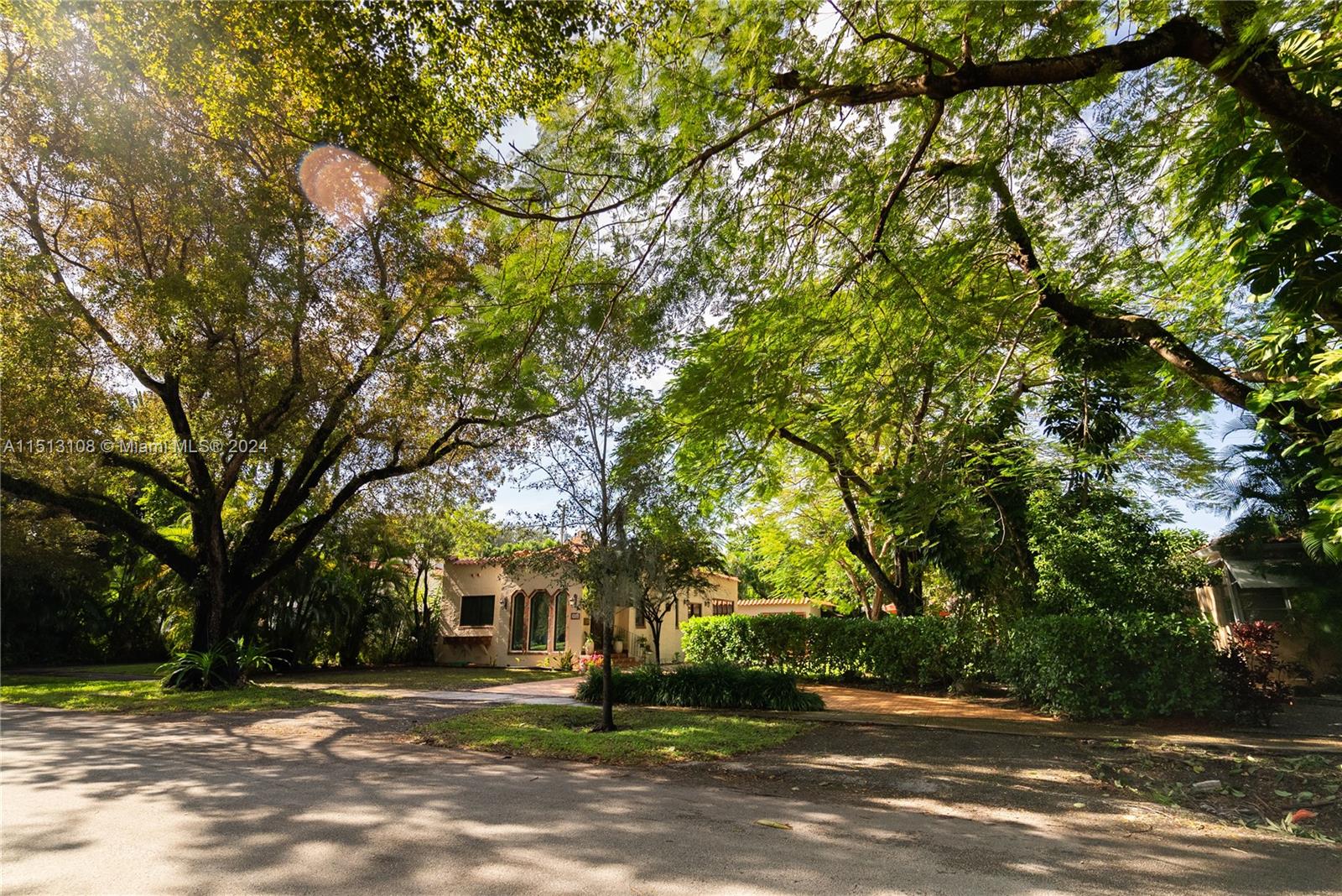 914 Madrid St, Coral Gables, Florida 33134, 3 Bedrooms Bedrooms, ,3 BathroomsBathrooms,Residential,For Sale,914 Madrid St,A11513108