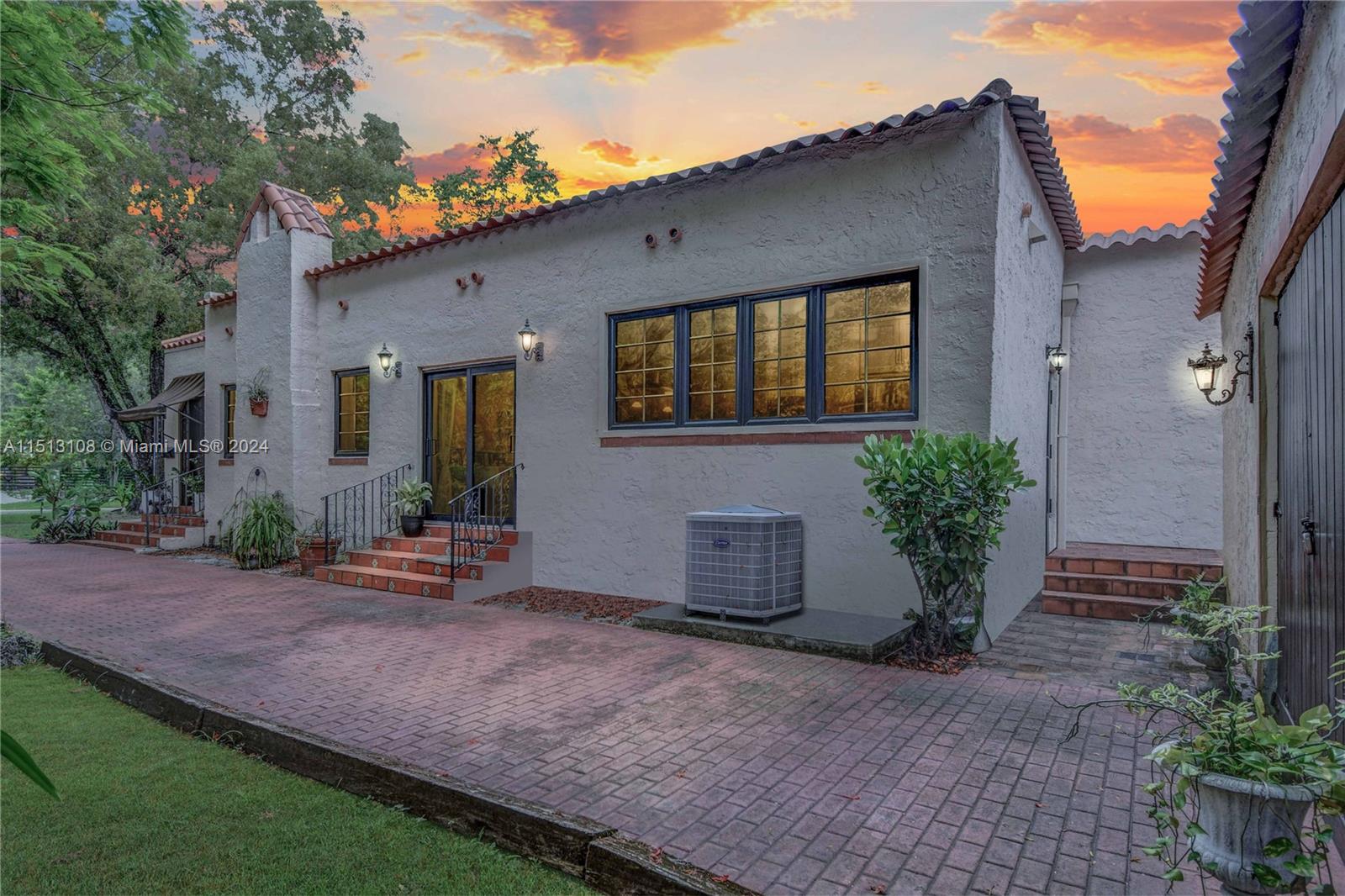 914 Madrid St, Coral Gables, Florida 33134, 3 Bedrooms Bedrooms, ,3 BathroomsBathrooms,Residential,For Sale,914 Madrid St,A11513108