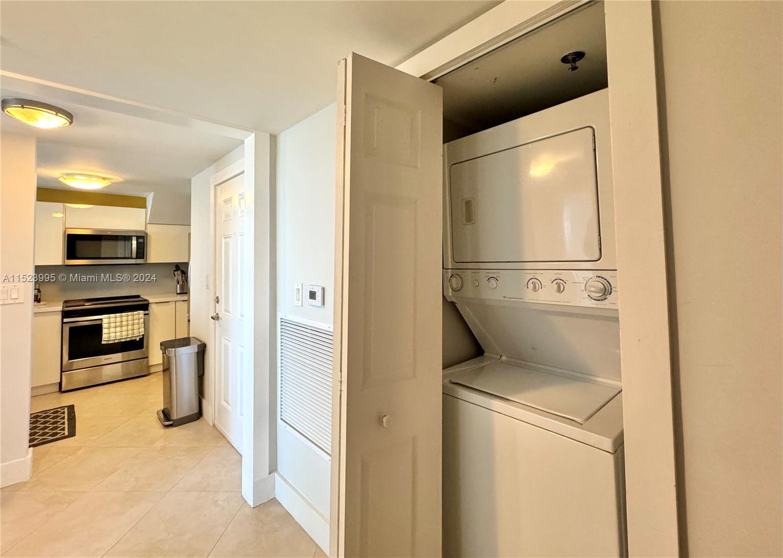 6362 Collins Ave 611, Miami Beach, Florida 33141, 2 Bedrooms Bedrooms, ,2 BathroomsBathrooms,Residentiallease,For Rent,6362 Collins Ave 611,A11523995