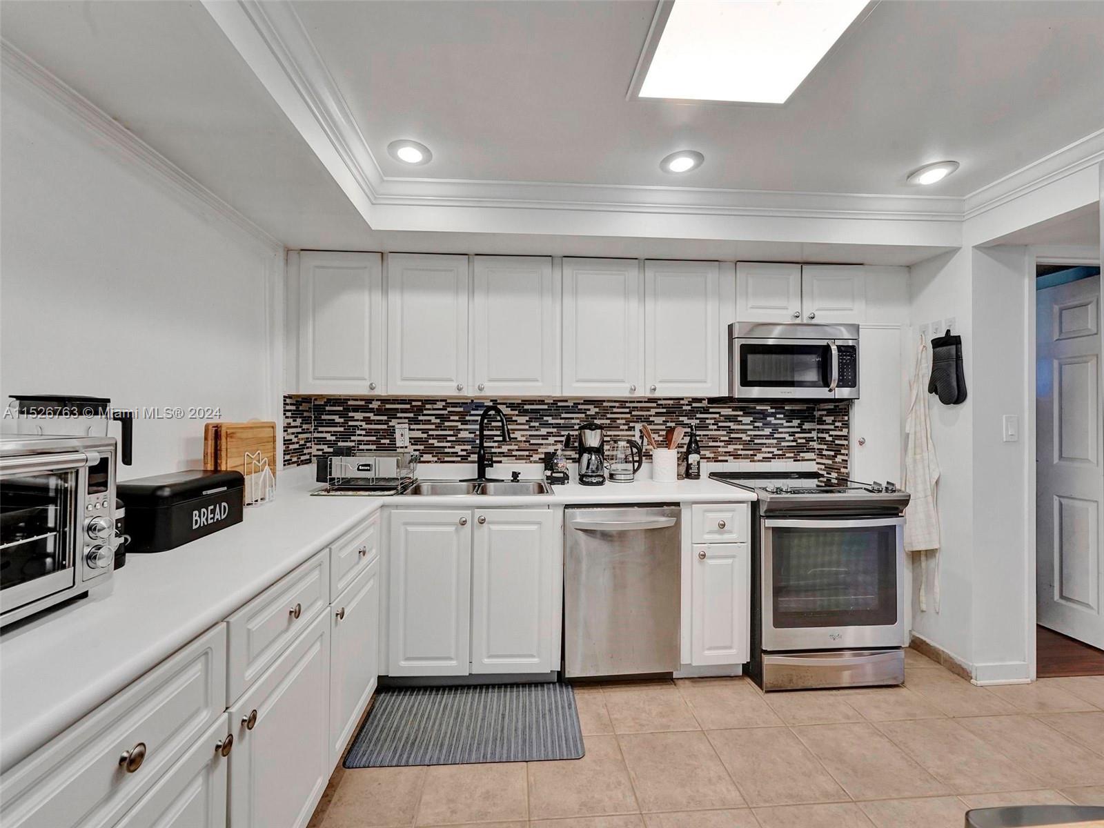 601 Three Islands Blvd 102, Hallandale Beach, Florida 33009, 3 Bedrooms Bedrooms, ,2 BathroomsBathrooms,Residential,For Sale,601 Three Islands Blvd 102,A11526763