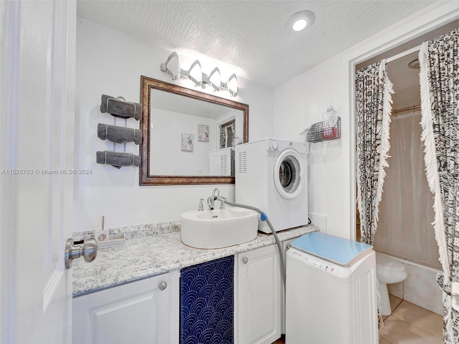 601 Three Islands Blvd 102, Hallandale Beach, Florida 33009, 3 Bedrooms Bedrooms, ,2 BathroomsBathrooms,Residential,For Sale,601 Three Islands Blvd 102,A11526763