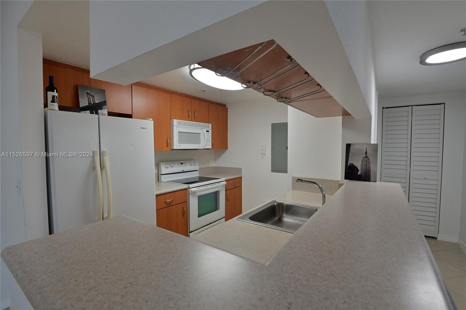 816 NW 11th St 303, Miami, Florida 33136, 1 Bedroom Bedrooms, ,1 BathroomBathrooms,Residential,For Sale,816 NW 11th St 303,A11526597