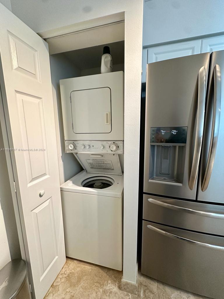 1155 Brickell Bay Dr 805, Miami, Florida 33131, 1 Bedroom Bedrooms, ,1 BathroomBathrooms,Residentiallease,For Rent,1155 Brickell Bay Dr 805,A11526787