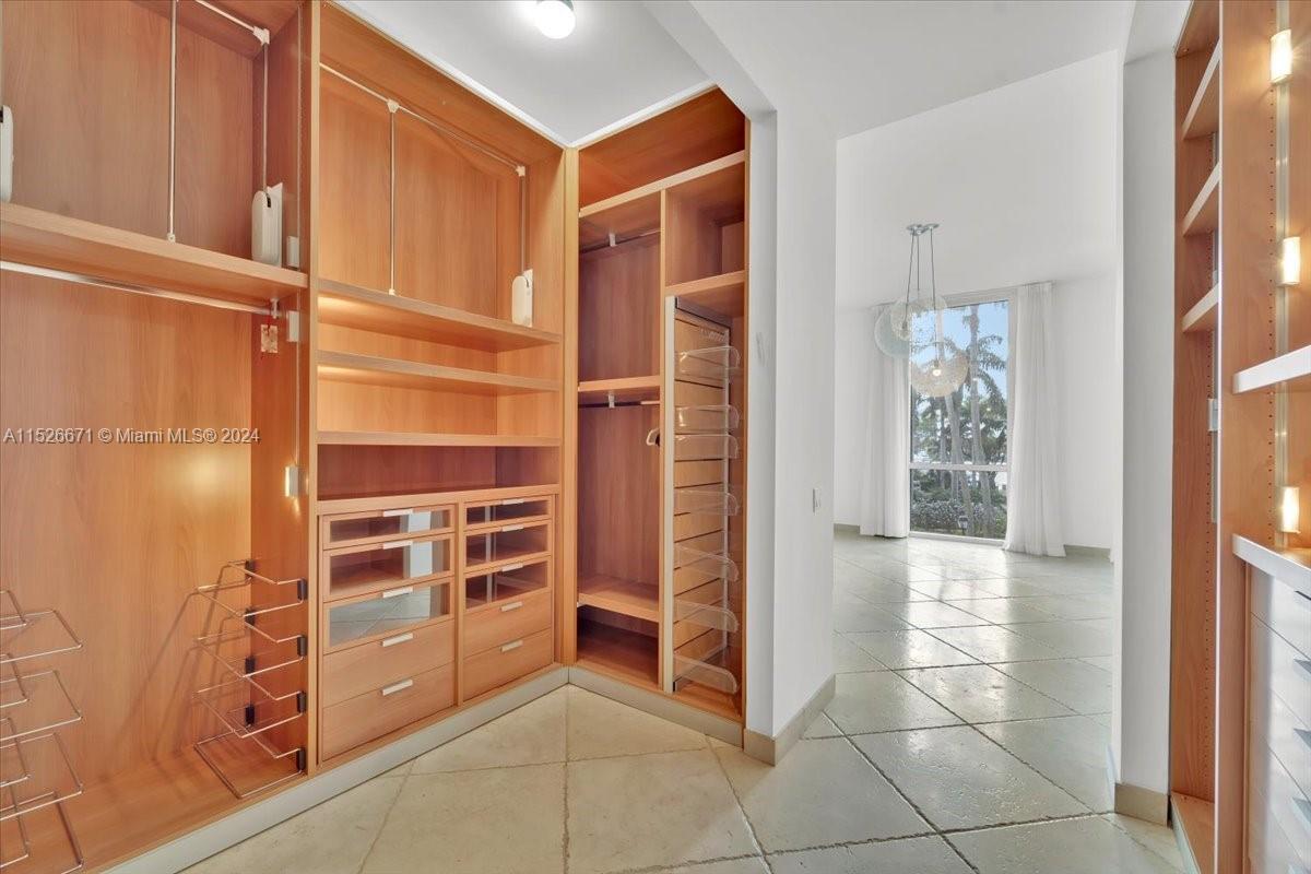 21205 Yacht Club Dr, Aventura, FL, 33180 United States, 4 Bedrooms Bedrooms, ,3 BathroomsBathrooms,Residential,For Sale,Yacht Club Dr,A11526671