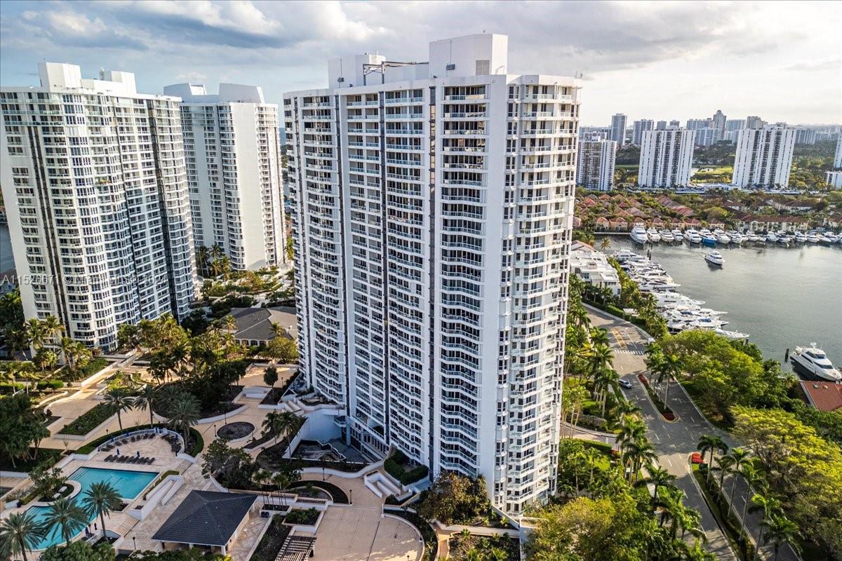 21205 Yacht Club Dr 308, Aventura, Florida 33180, 4 Bedrooms Bedrooms, ,3 BathroomsBathrooms,Residential,For Sale,21205 Yacht Club Dr 308,A11526671