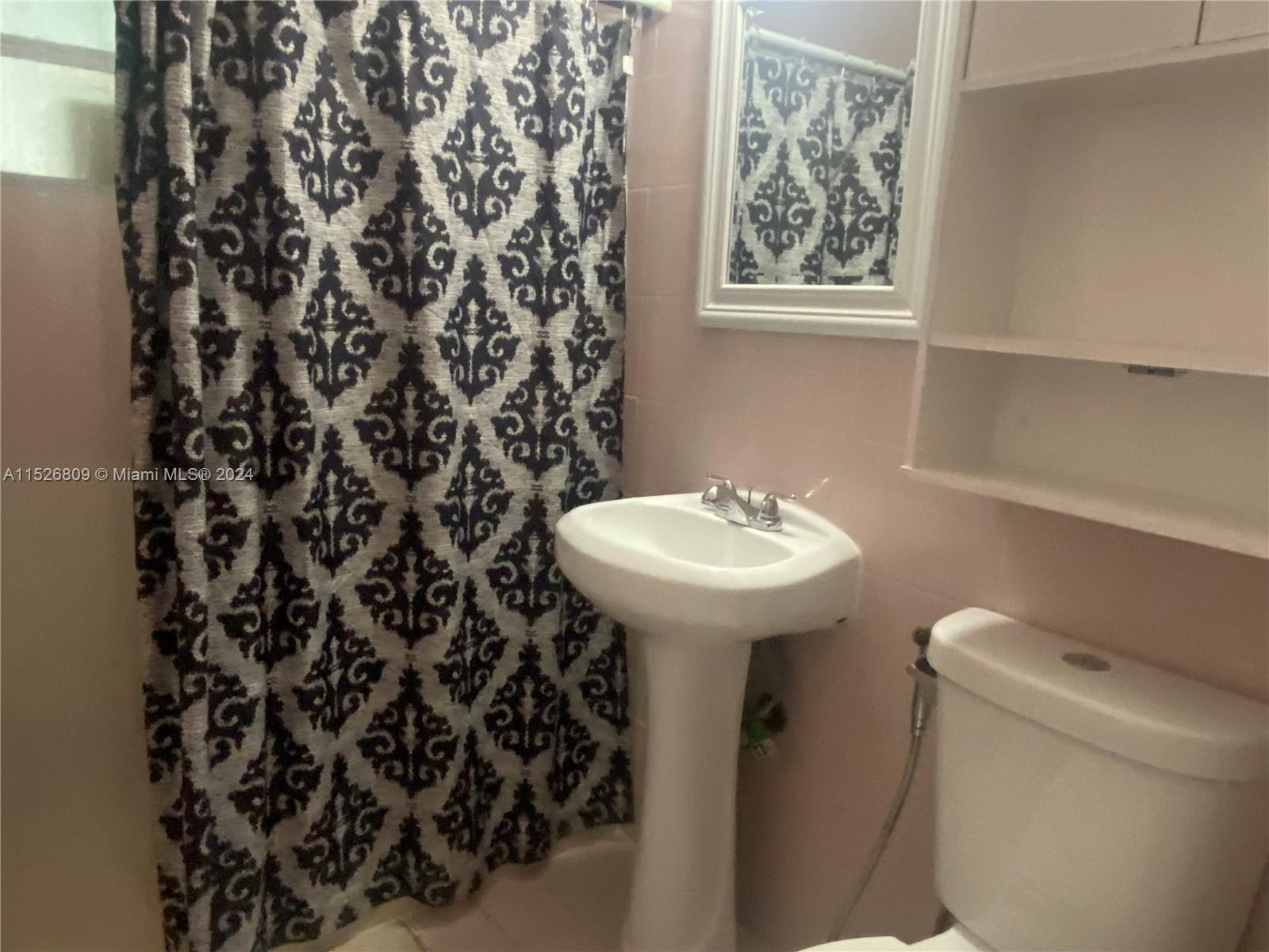 2ND FULL BATHROOM