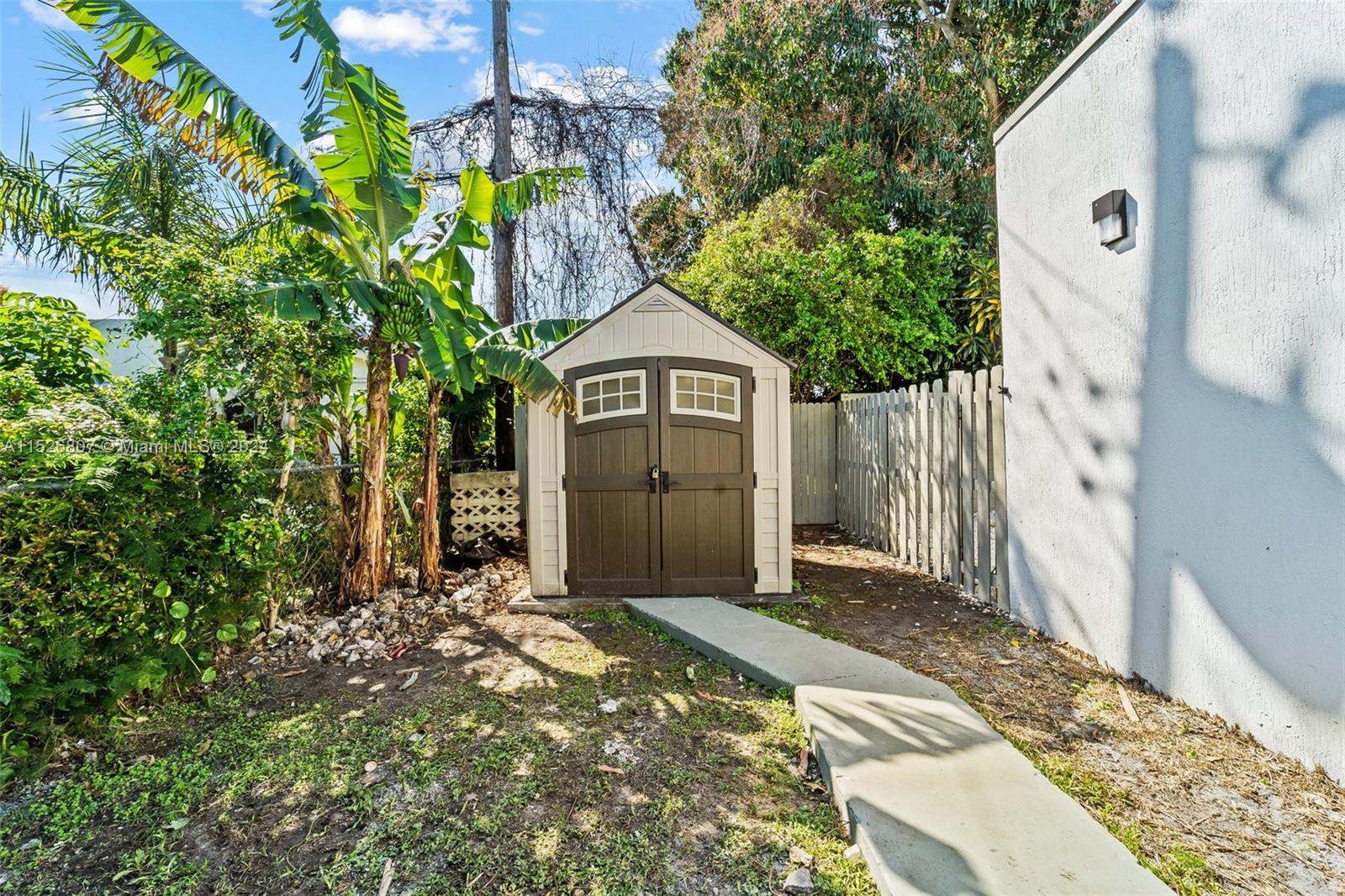 2760 SW 14th St, Miami, Florida 33145, 3 Bedrooms Bedrooms, ,2 BathroomsBathrooms,Residentiallease,For Rent,2760 SW 14th St,A11526807
