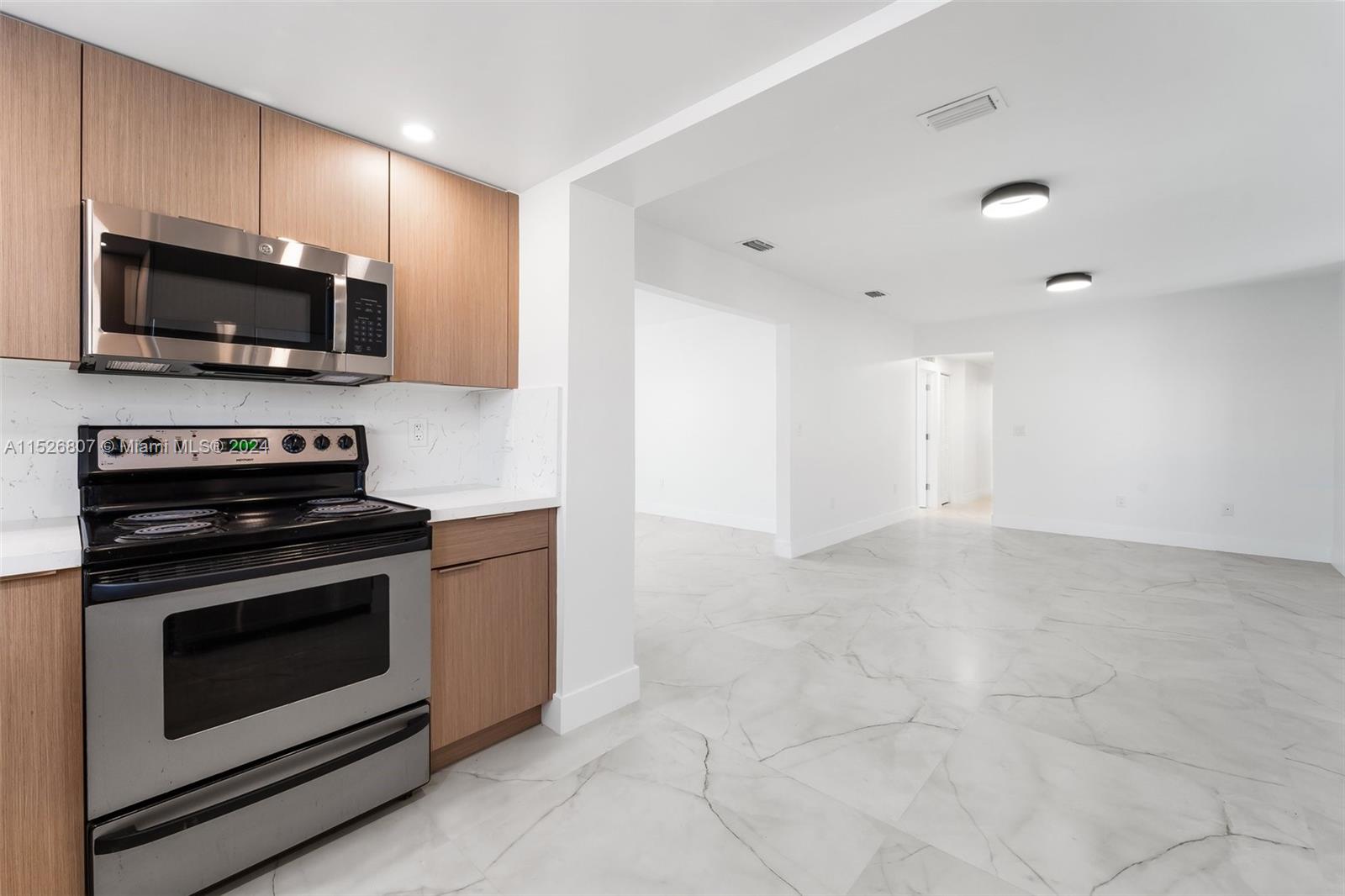 2760 SW 14th St, Miami, Florida 33145, 3 Bedrooms Bedrooms, ,2 BathroomsBathrooms,Residentiallease,For Rent,2760 SW 14th St,A11526807
