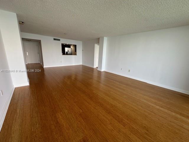 Living/Dining Area