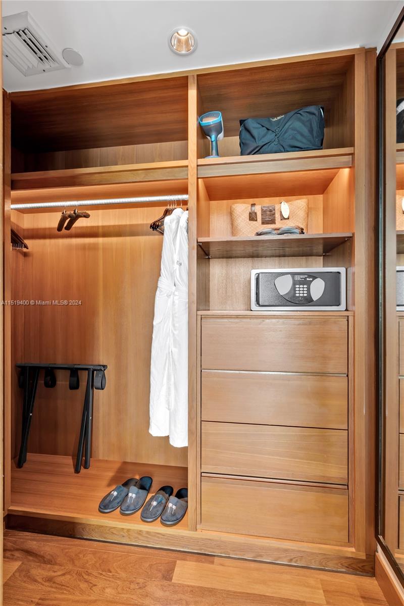 101 20th St, Miami Beach, FL, 33139 United States, 2 Bedrooms Bedrooms, ,2 BathroomsBathrooms,Residential,For Sale,20th St,A11519400