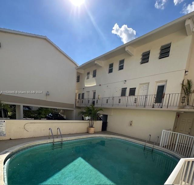 234 Antiquera Ave 1, Coral Gables, Florida 33134, 2 Bedrooms Bedrooms, ,1 BathroomBathrooms,Residential,For Sale,234 Antiquera Ave 1,A11526865