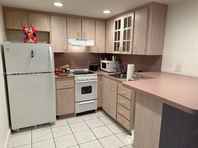 234 Antiquera Ave 1, Coral Gables, Florida 33134, 2 Bedrooms Bedrooms, ,1 BathroomBathrooms,Residential,For Sale,234 Antiquera Ave 1,A11526865