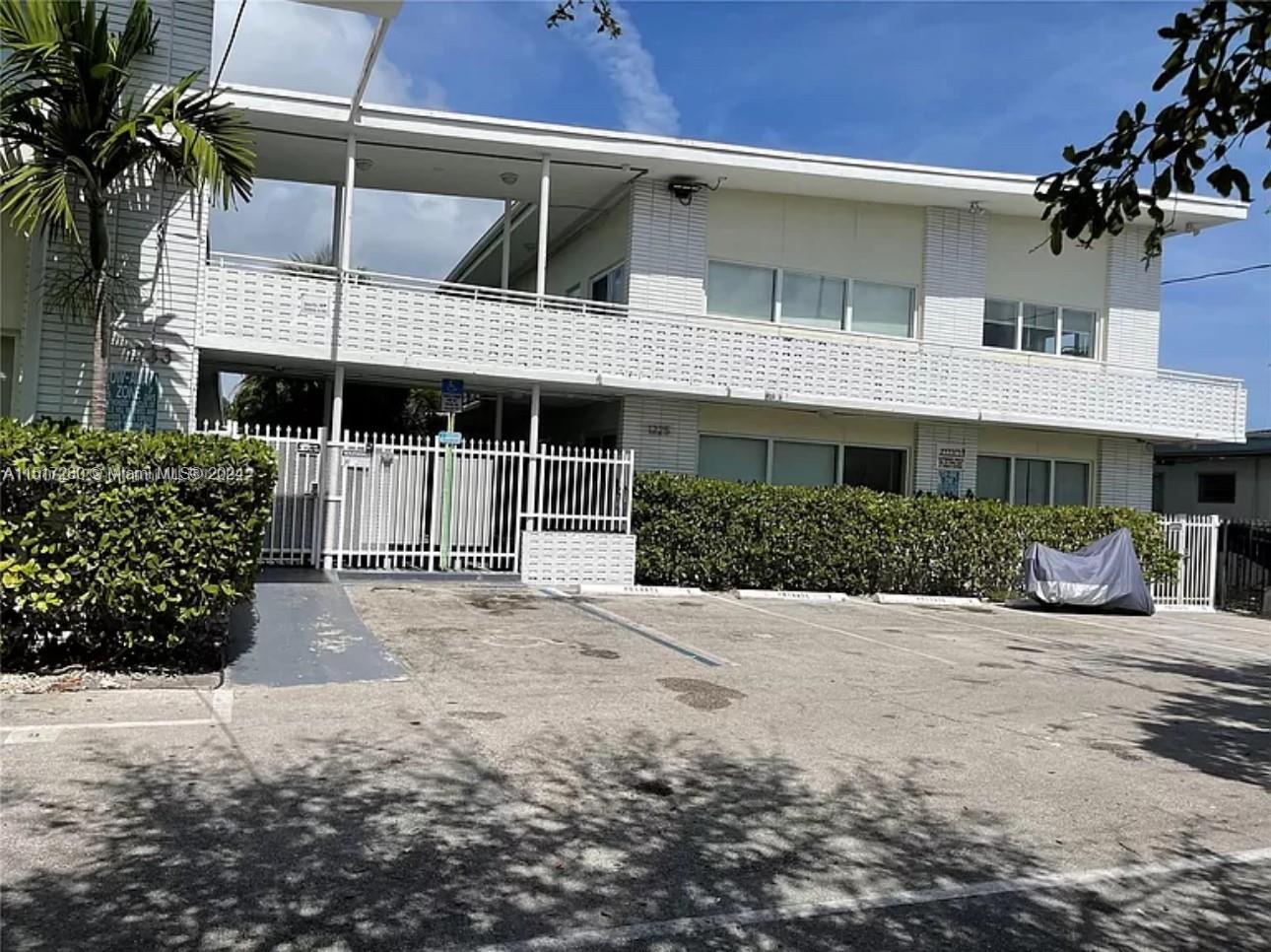 1225 Marseille Dr 18, Miami Beach, Florida 33141, 1 Bedroom Bedrooms, ,1 BathroomBathrooms,Residential,For Sale,1225 Marseille Dr 18,A11517230