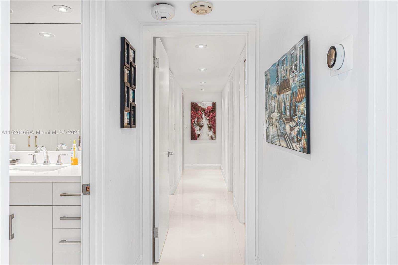 Guest/Second Full Bathroom