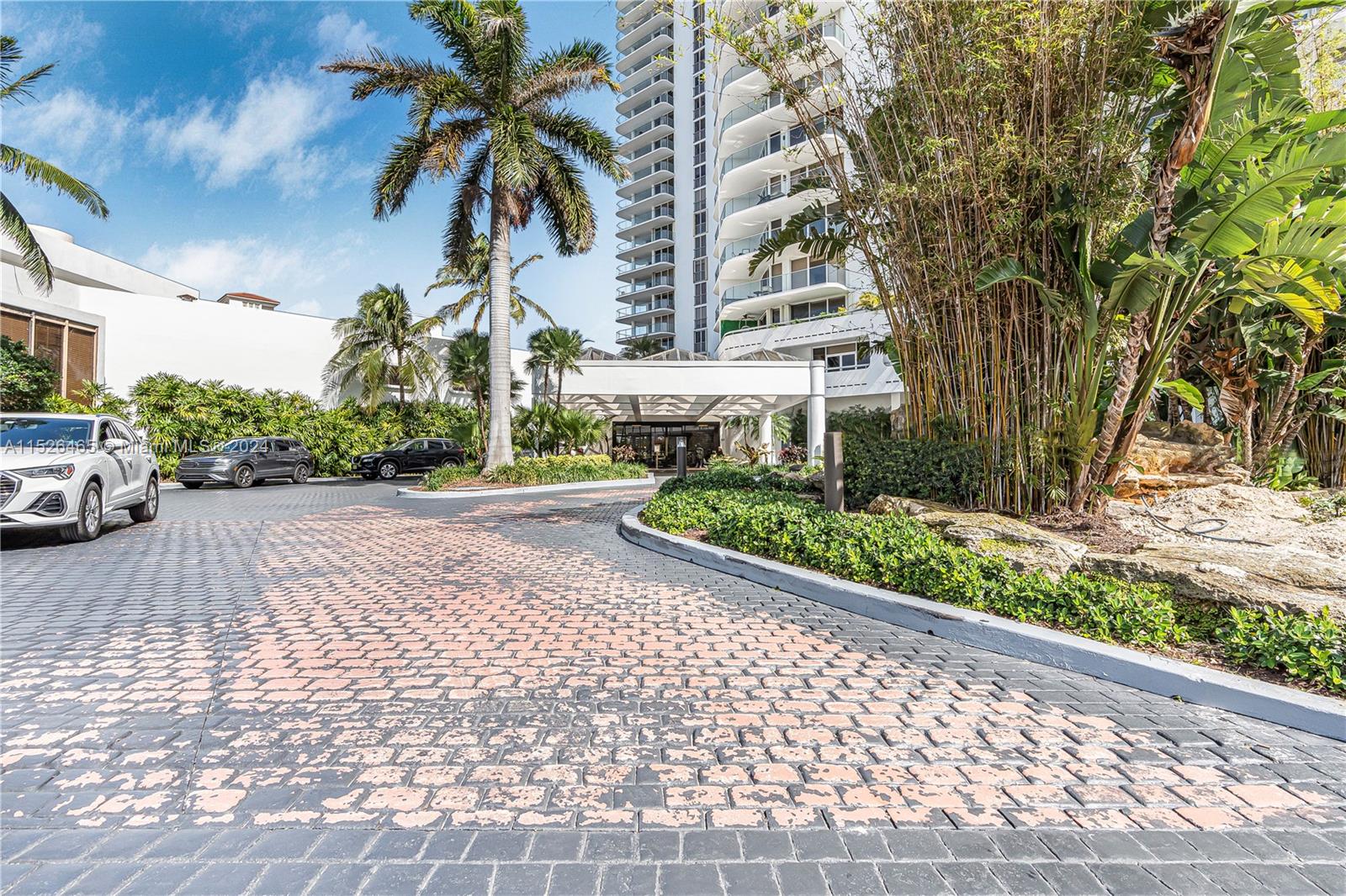 19707 Turnberry Way, Aventura, FL, 33180 United States, 3 Bedrooms Bedrooms, ,2 BathroomsBathrooms,Residential,For Sale,Turnberry Way,A11526465