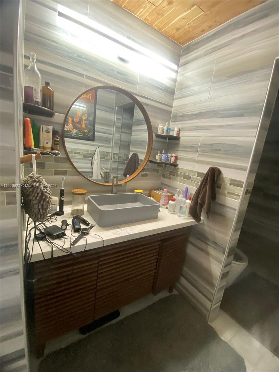 630 Tennis Club Dr, Fort Lauderdale, FL, 33311 United States, 2 Bedrooms Bedrooms, ,2 BathroomsBathrooms,Residential,For Sale,Tennis Club Dr,A11526921