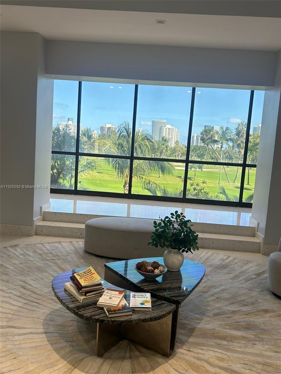 20313 W Country Club Dr L2, Aventura, Florida 33180, 1 Bedroom Bedrooms, ,1 BathroomBathrooms,Residentiallease,For Rent,20313 W Country Club Dr L2,A11525592