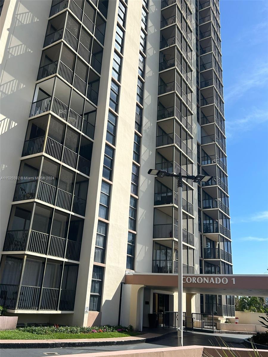 20313 W Country Club Dr L2, Aventura, Florida 33180, 1 Bedroom Bedrooms, ,1 BathroomBathrooms,Residentiallease,For Rent,20313 W Country Club Dr L2,A11525592