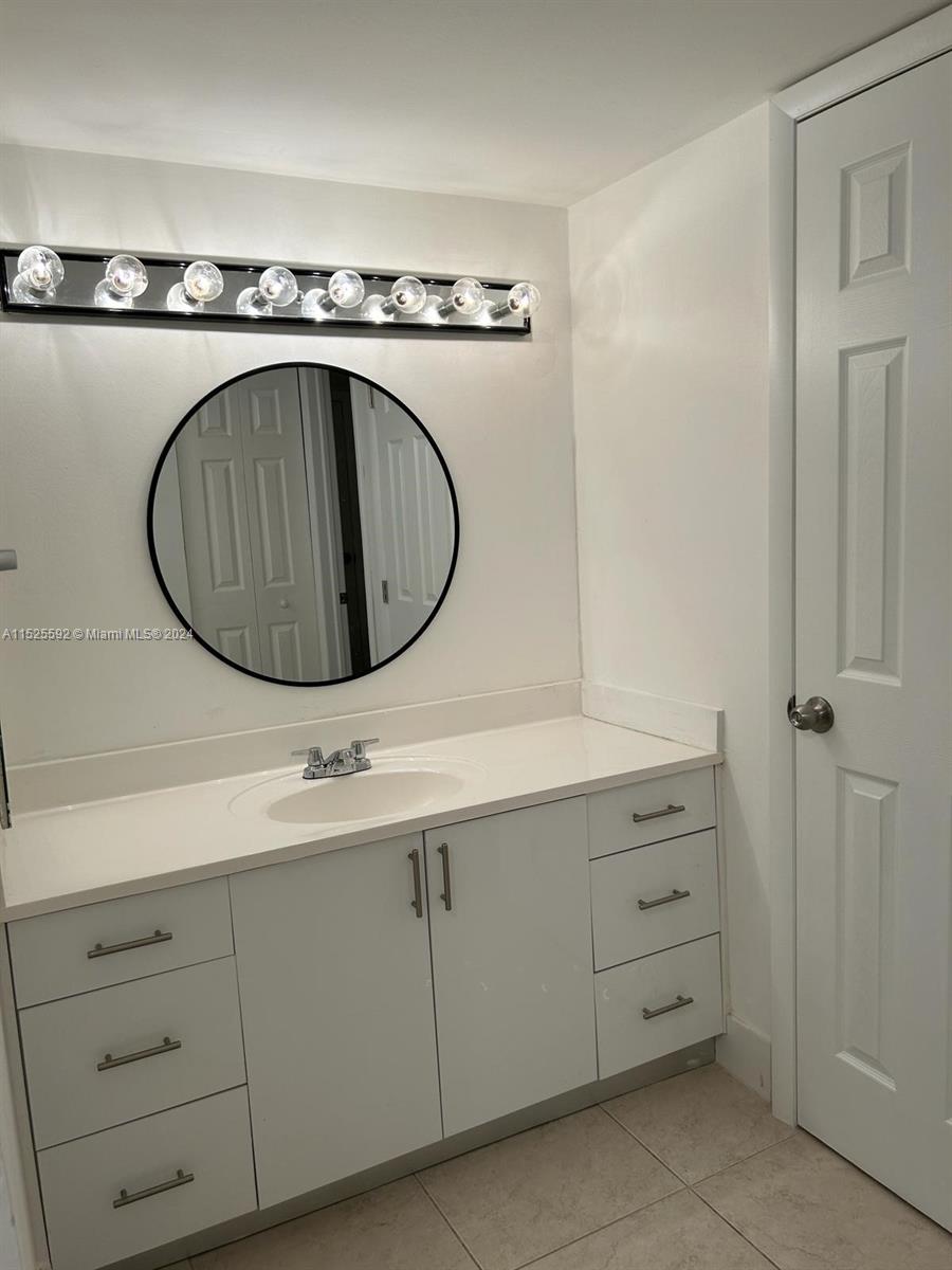 20313 W Country Club Dr L2, Aventura, Florida 33180, 1 Bedroom Bedrooms, ,1 BathroomBathrooms,Residentiallease,For Rent,20313 W Country Club Dr L2,A11525592