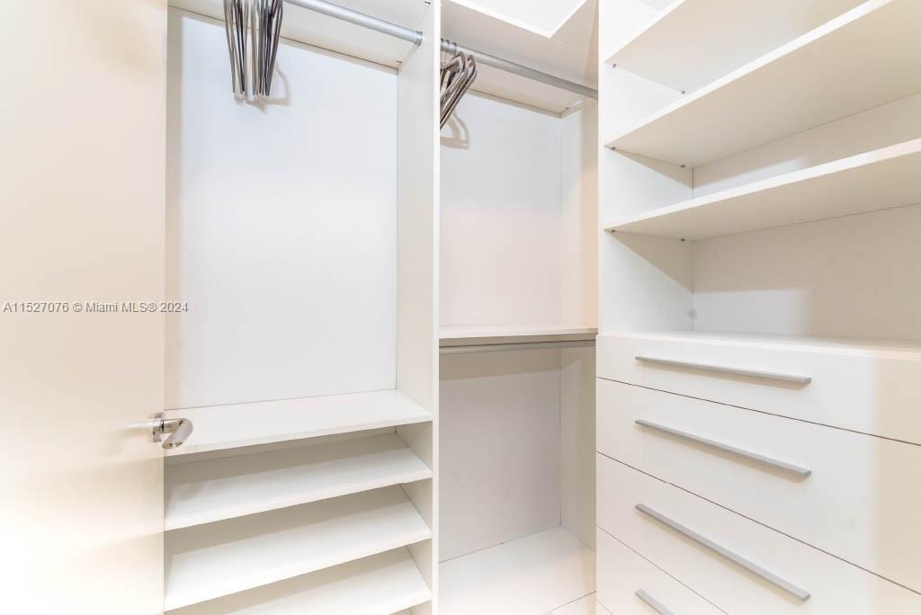 16901 Collins Ave, Sunny Isles Beach, FL, 33160 United States, 1 Bedroom Bedrooms, ,2 BathroomsBathrooms,Residential,For Sale,Collins Ave,A11527076