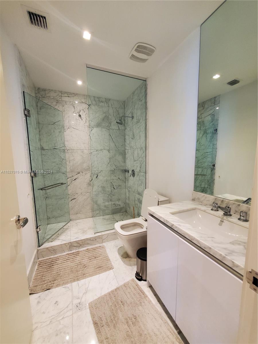 16901 Collins Ave, Sunny Isles Beach, FL, 33160 United States, 1 Bedroom Bedrooms, ,2 BathroomsBathrooms,Residential,For Sale,Collins Ave,A11527076