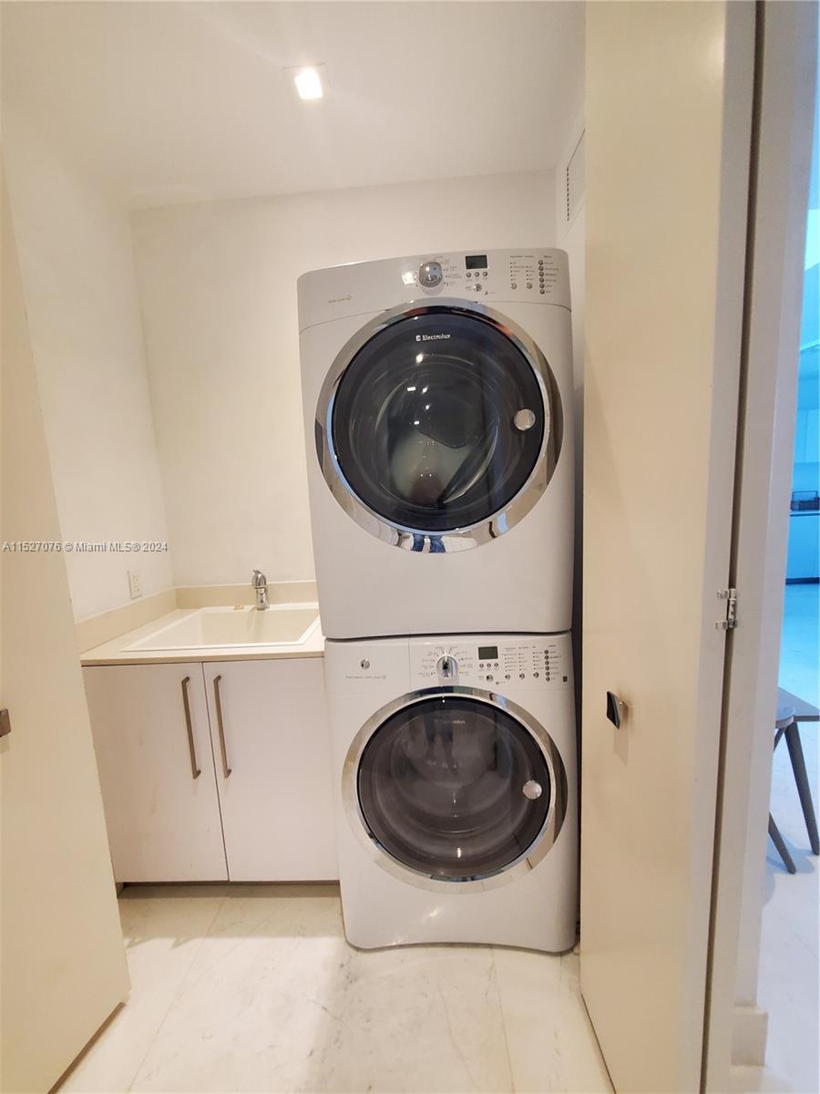 16901 Collins Ave, Sunny Isles Beach, FL, 33160 United States, 1 Bedroom Bedrooms, ,2 BathroomsBathrooms,Residential,For Sale,Collins Ave,A11527076