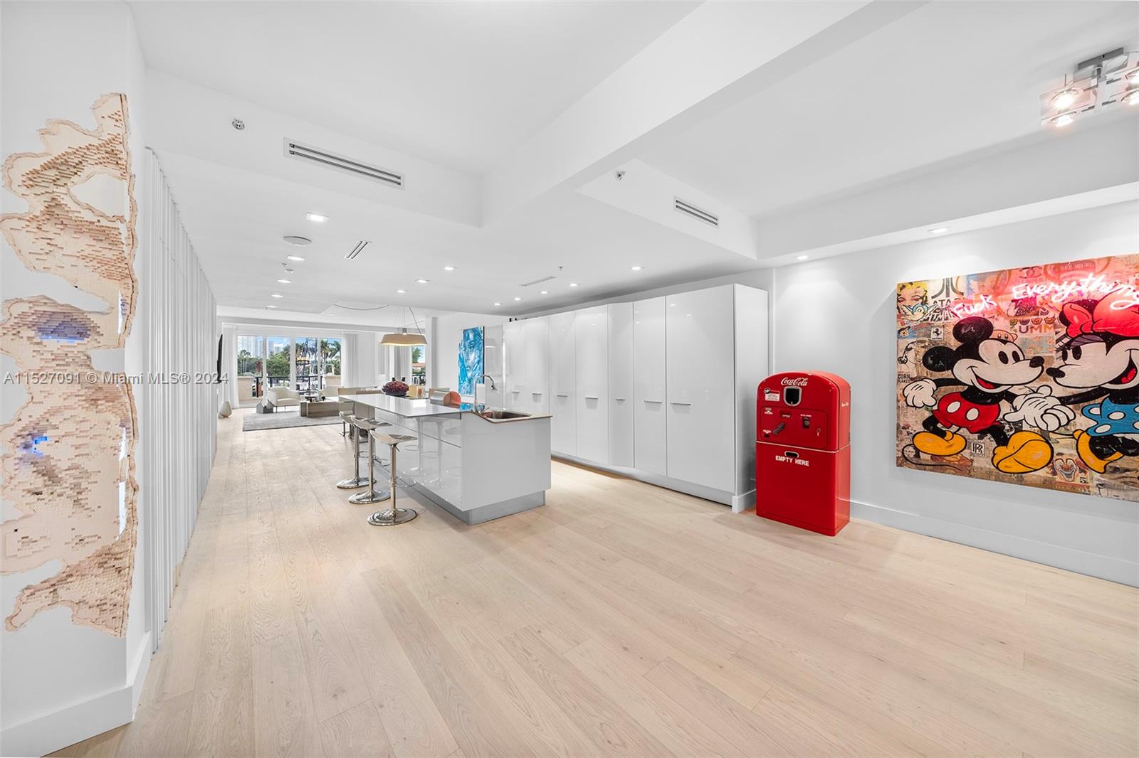 Fisher Island, FL, 33109 United States, 2 Bedrooms Bedrooms, ,2 BathroomsBathrooms,Residential,For Sale,A11527091