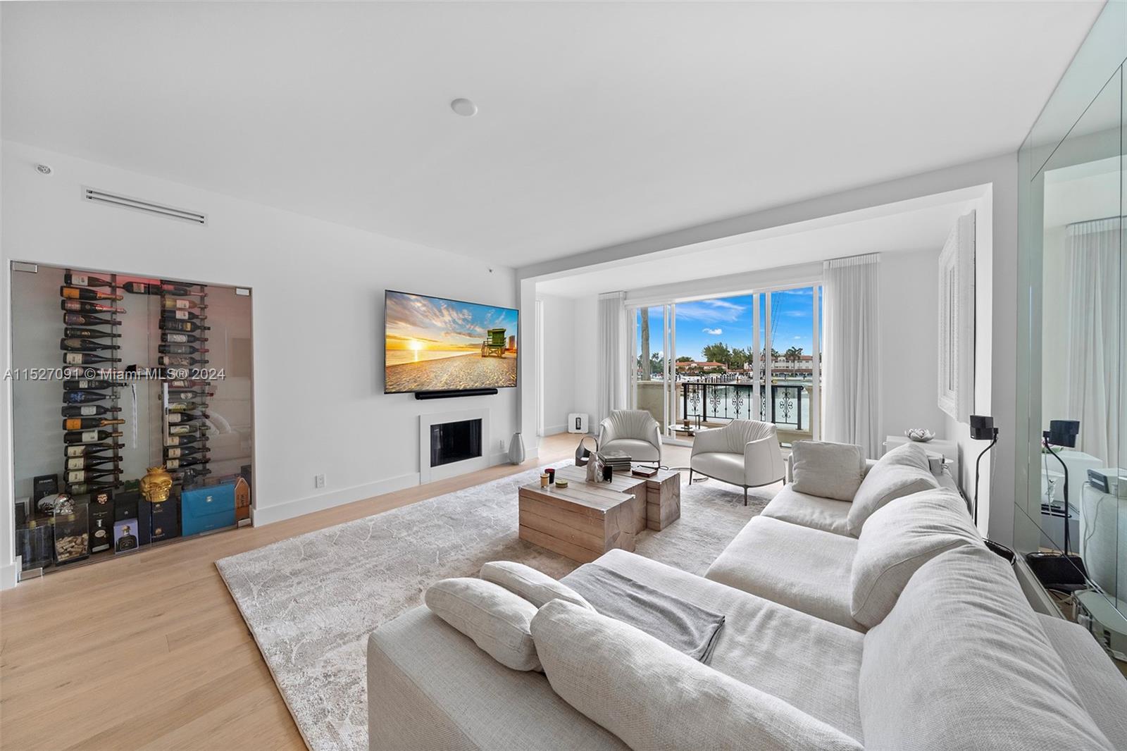 Fisher Island, FL, 33109 United States, 2 Bedrooms Bedrooms, ,2 BathroomsBathrooms,Residential,For Sale,A11527091