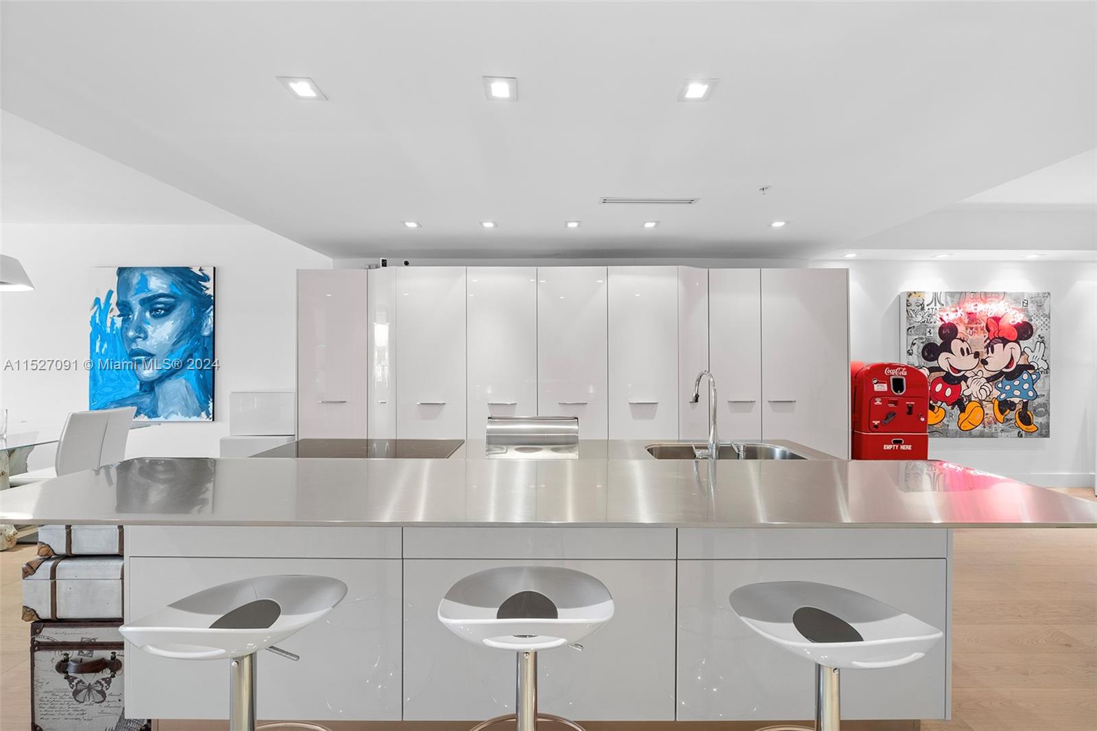 Fisher Island, FL, 33109 United States, 2 Bedrooms Bedrooms, ,2 BathroomsBathrooms,Residential,For Sale,A11527091