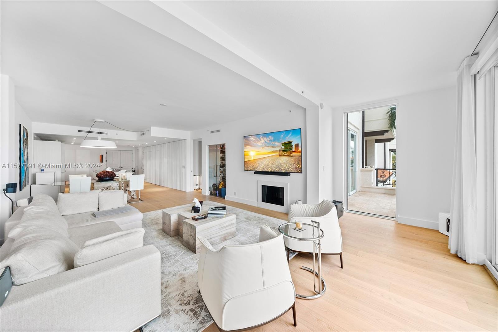 Fisher Island, FL, 33109 United States, 2 Bedrooms Bedrooms, ,2 BathroomsBathrooms,Residential,For Sale,A11527091