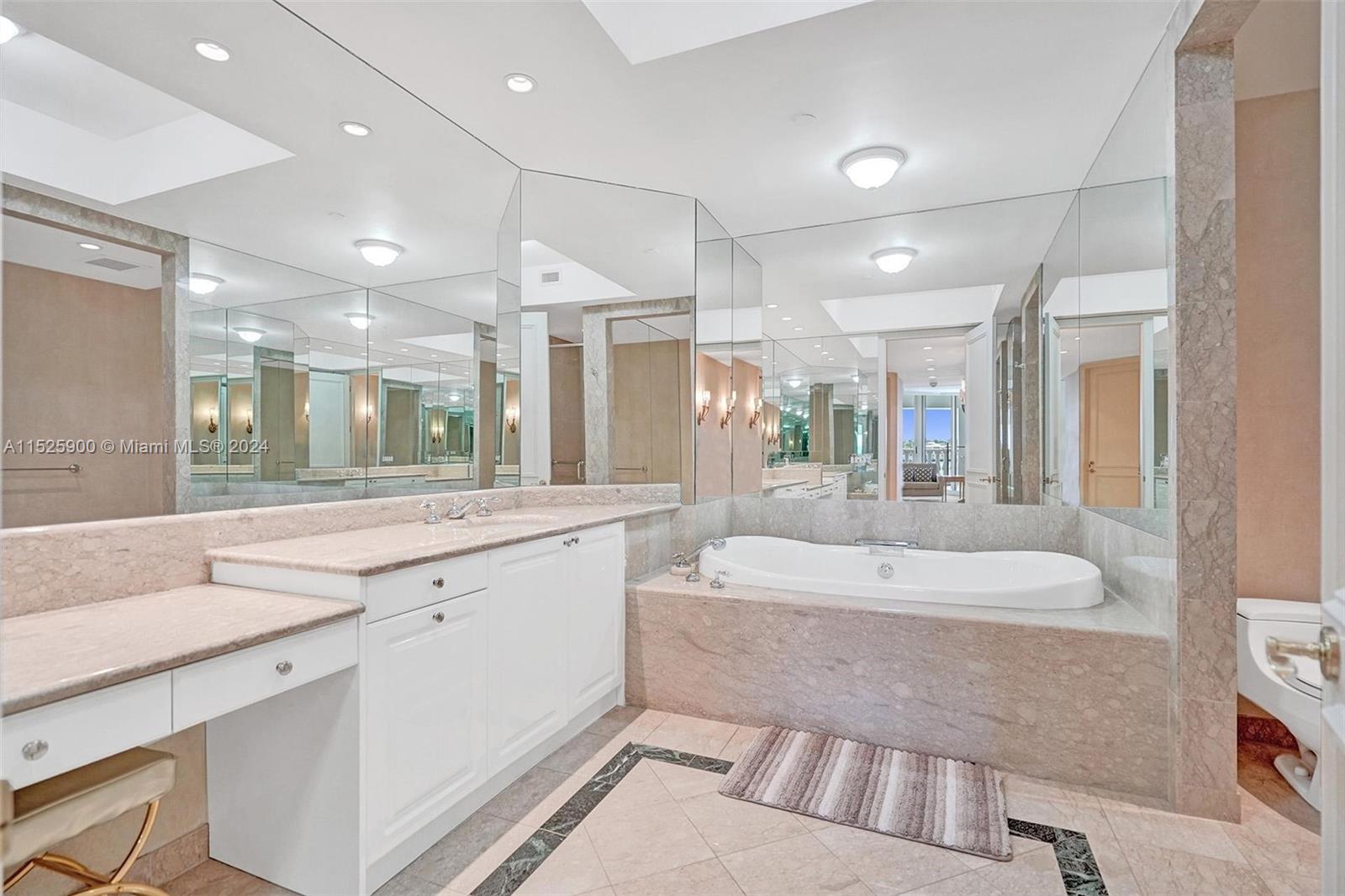 19925 NE 39th Pl 303, Aventura, Florida 33180, 3 Bedrooms Bedrooms, ,3 BathroomsBathrooms,Residential,For Sale,19925 NE 39th Pl 303,A11525900