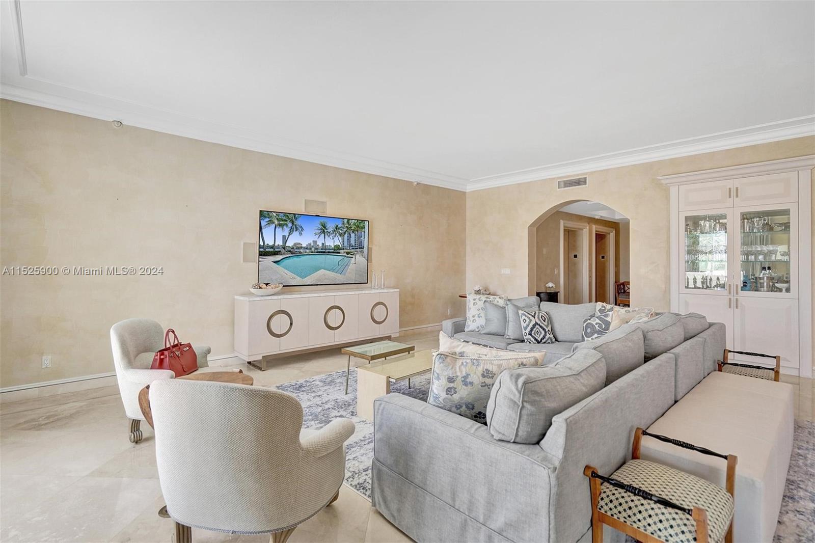 19925 NE 39th Pl 303, Aventura, Florida 33180, 3 Bedrooms Bedrooms, ,3 BathroomsBathrooms,Residential,For Sale,19925 NE 39th Pl 303,A11525900