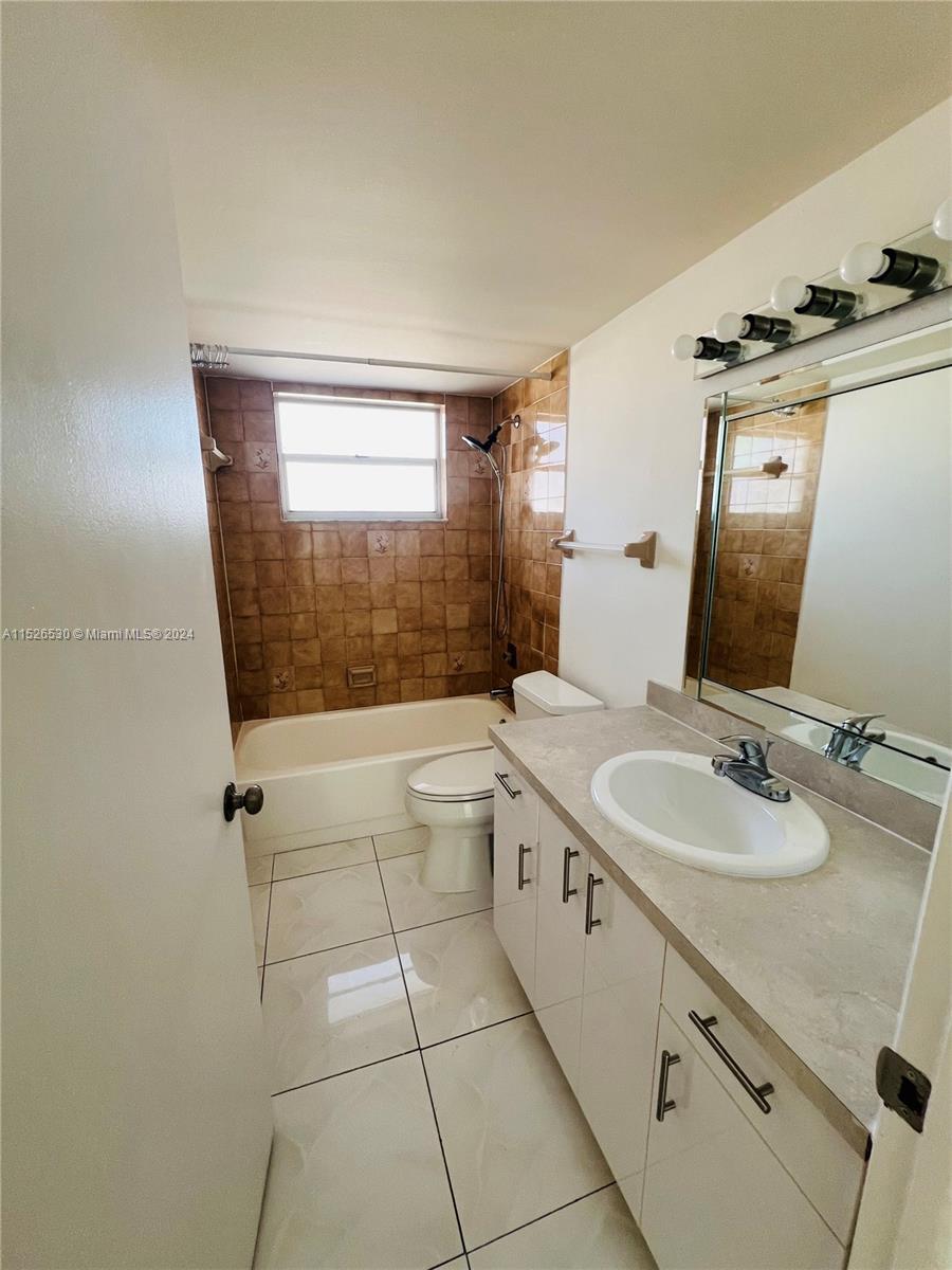 1605 Pennsylvania Ave 404, Miami Beach, Florida 33139, 2 Bedrooms Bedrooms, ,2 BathroomsBathrooms,Residentiallease,For Rent,1605 Pennsylvania Ave 404,A11526530