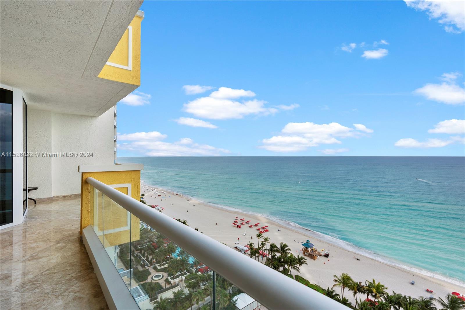 Apartamento à Venda em Sunny Isles Beach, FL