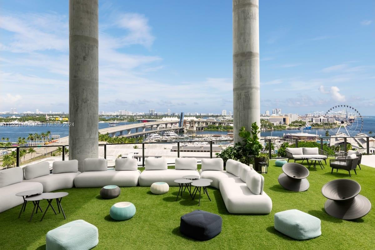 398 NE 5th St 1515, Miami, Florida 33132, 1 Bedroom Bedrooms, ,1 BathroomBathrooms,Residential,For Sale,398 NE 5th St 1515,A11525140