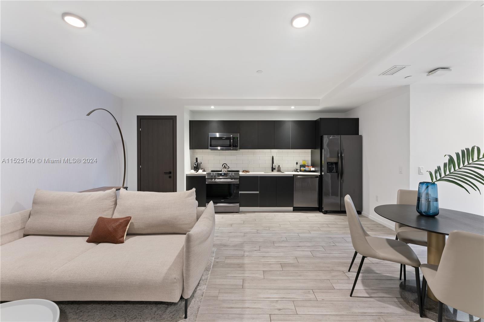 398 NE 5th St 1515, Miami, Florida 33132, 1 Bedroom Bedrooms, ,1 BathroomBathrooms,Residential,For Sale,398 NE 5th St 1515,A11525140