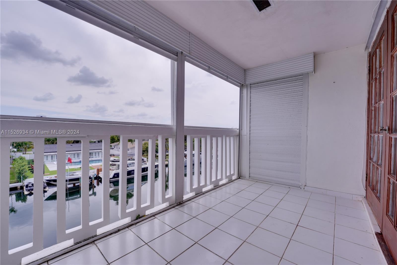 455 Paradise Isle Blvd 402, Hallandale Beach, Florida 33009, 1 Bedroom Bedrooms, ,1 BathroomBathrooms,Residential,For Sale,455 Paradise Isle Blvd 402,A11526934