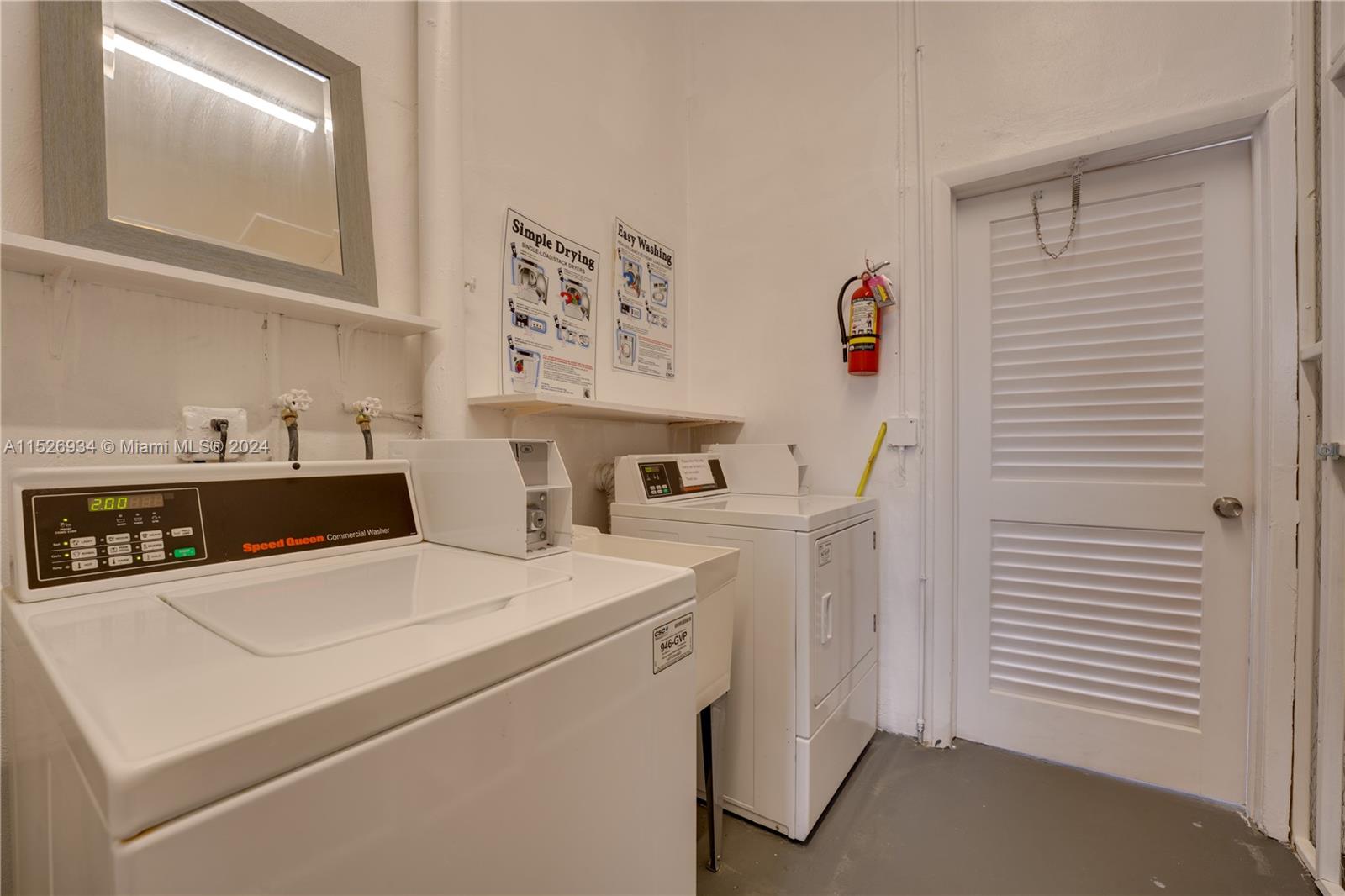 455 Paradise Isle Blvd 402, Hallandale Beach, Florida 33009, 1 Bedroom Bedrooms, ,1 BathroomBathrooms,Residential,For Sale,455 Paradise Isle Blvd 402,A11526934