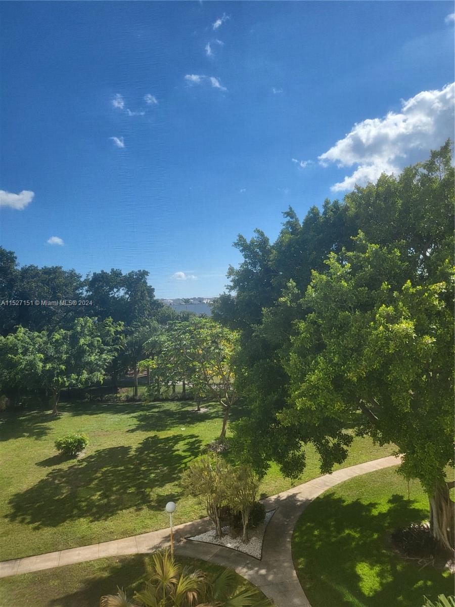 4330 Hillcrest Dr 405, Hollywood, Florida 33021, 1 Bedroom Bedrooms, ,1 BathroomBathrooms,Residential,For Sale,4330 Hillcrest Dr 405,A11527151